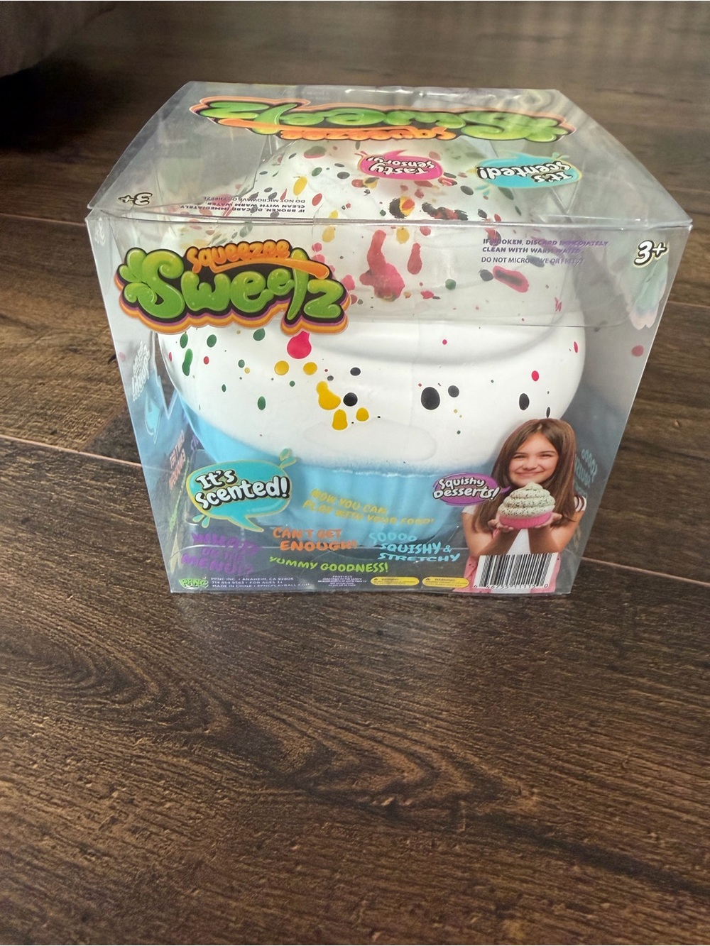 Sweeze Sweetz Scented Squishy Dessert Toy - White with Multicolor Sprinkles